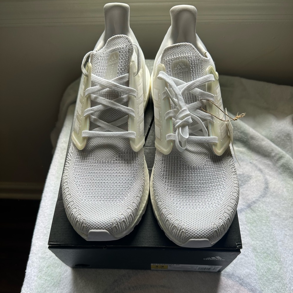 Men’s Ultraboost 20 white Iridescent
